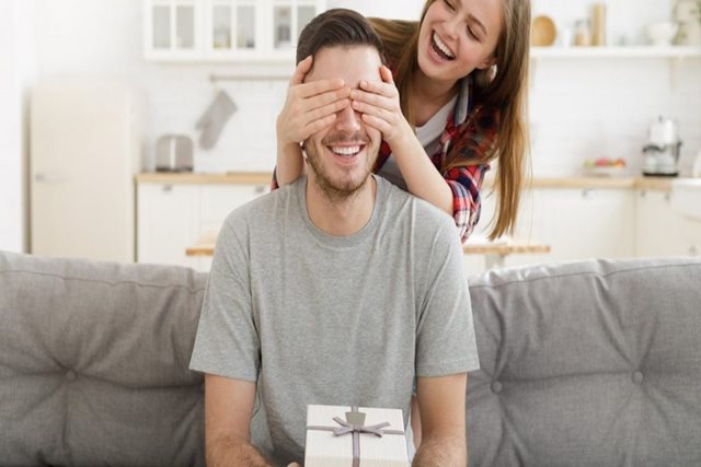 Bí quyết giữ lửa hôn nhân: Khi ngôn ngữ yêu thương bị lãng quên